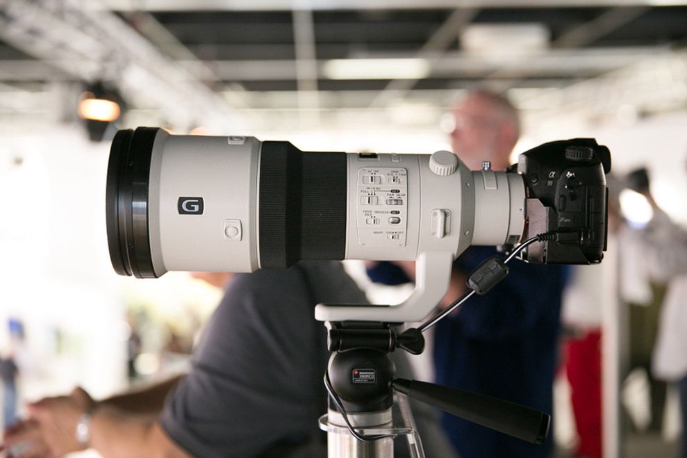 Swoje teleobiektyw udostępniła publiczności także firma Sony. Jednym z najchętniej testowanych był Sony 500 mm f/4 G SSM został zaprezentowany w wersji finalnej w 2012 r. To obiektyw, który ma najdłuższą w historii ogniskową pośród obiektywów Sony G.