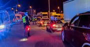 Nocny zlot aut zakończony zatrzymanymi dowodami  rejestracyjnymi i mandatami.
