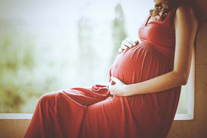 Zgaga w ciąży może pojawić się zarówno w pierwszym, jak i w drugim lub trzecim trymestrze.