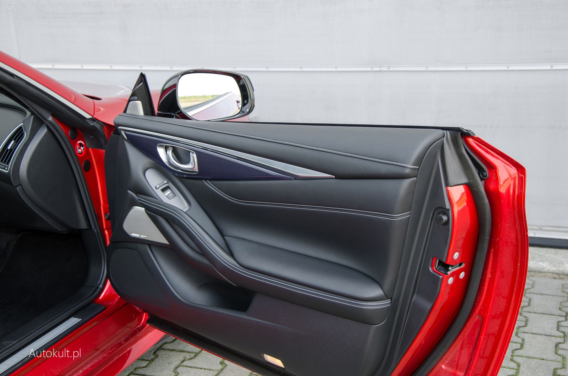 Infiniti Q60S