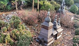 Парк мініатюрних храмів у Польщі