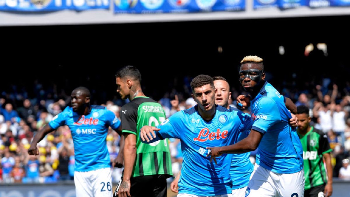 Getty Images / MB Media / Na zdjęciu: Victor Osimhen (z prawej)