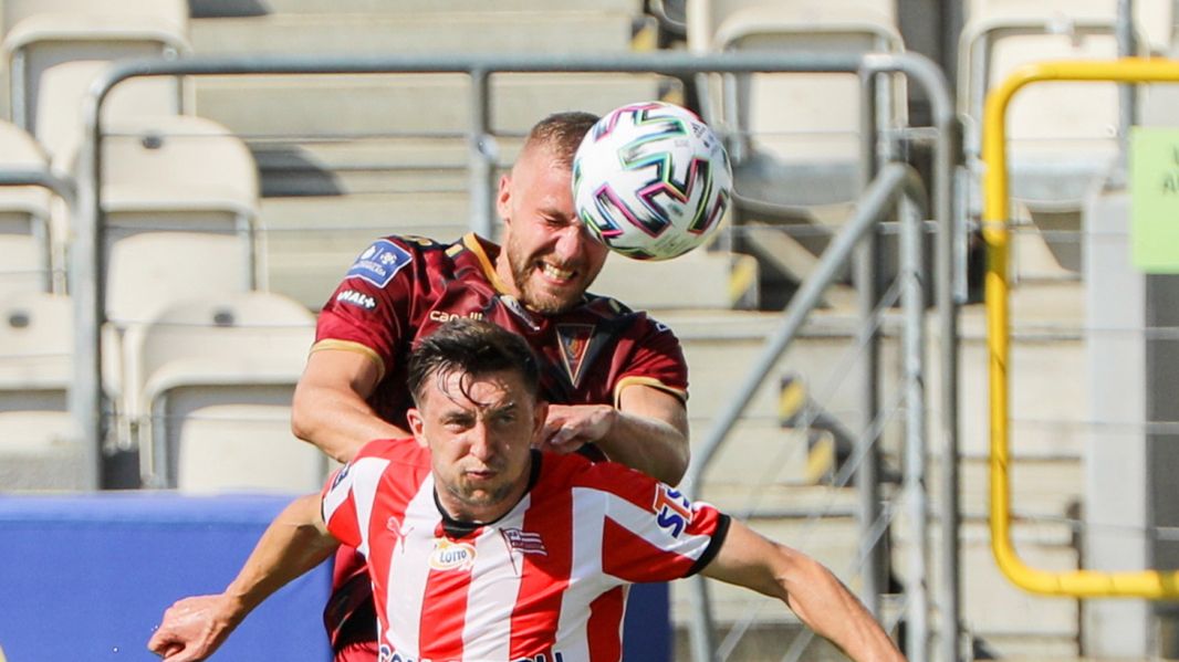 PAP / Art Service / Na zdjęciu: zawodnik Cracovii Cornel Rapa podczas meczu 1. kolejki piłkarskiej Ekstraklasy z Pogonią Szczecin