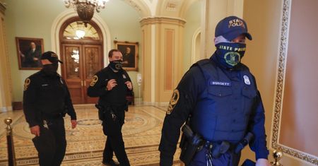 Zamieszki w USA. Zmarł policjant ranny na Kapitolu