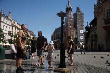 Kraków: Weekendowe wydarzenia. Wyprzedaże garażowe, tureckie śniadania, kino na dziedzińcu i nie tylko. Sprawdź i znajdź coś dla siebie!