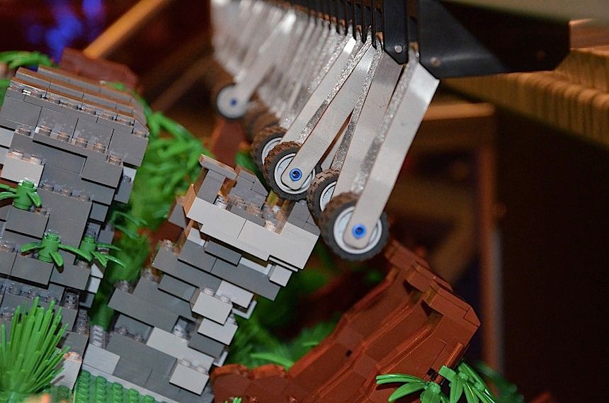 Do czego służy ten wielki walec z LEGO? [wideo] 10
