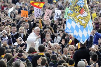 Papież nie chce wprowadzać się do papieskiego apartamentu