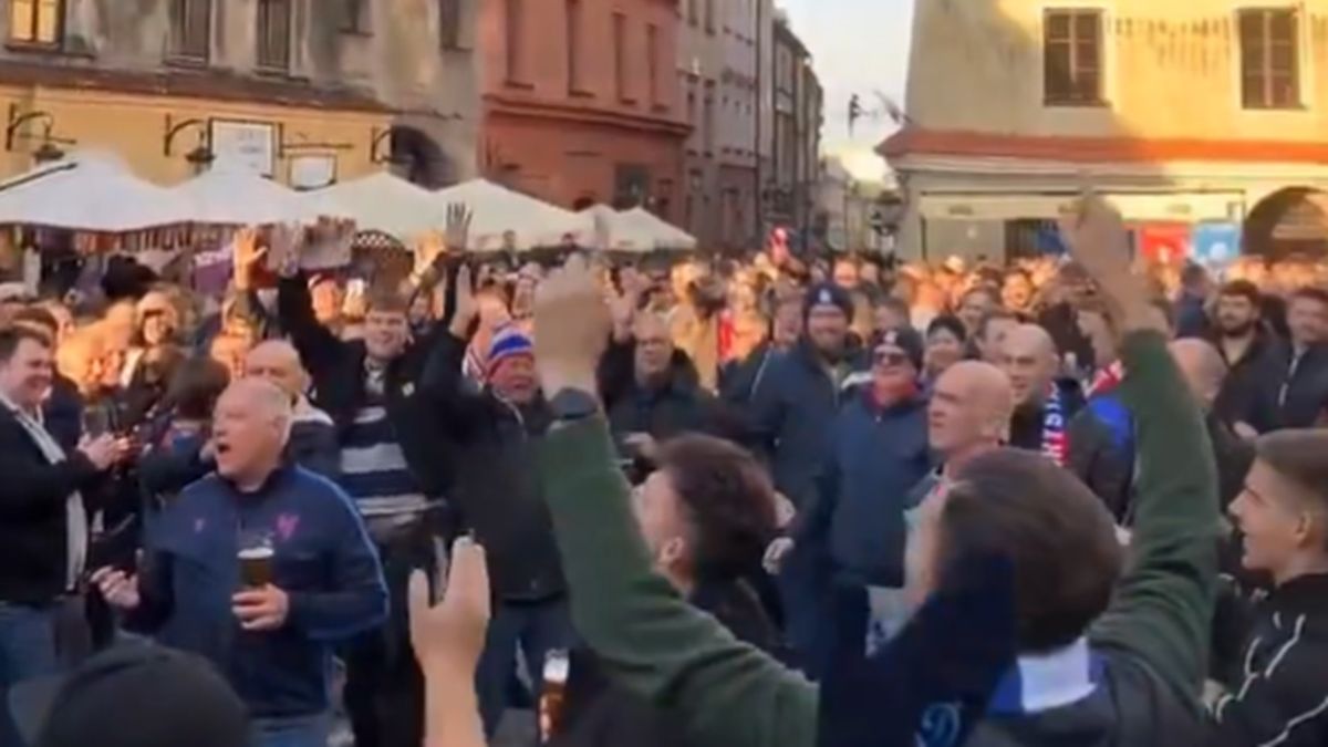 Twitter / Na zdjęciu: Kibice Dynama Kijów i Crystal Palace na rynku w Lublinie