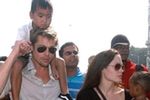 Angelina Jolie i Brad Pitt chowają broń