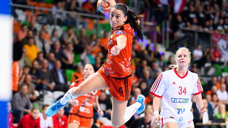 Materiały prasowe / MKS Zagłębie Lubin / Paweł Andrachiewicz / Na zdjęciu: Kinga Grzyb, skrzydłowa Metraco Zagłębia Lubin i reprezentacji Polski