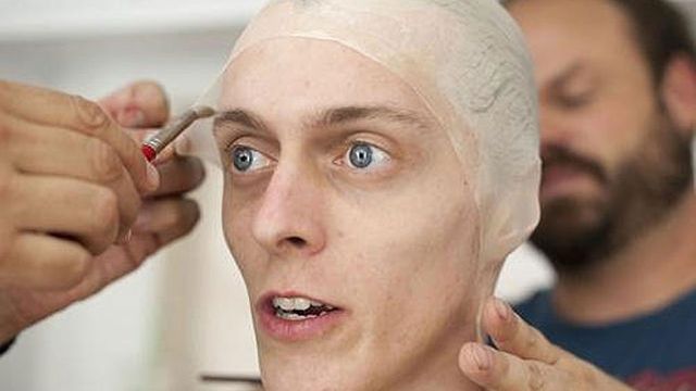 Jak przebiega przemiana w zombie? 1