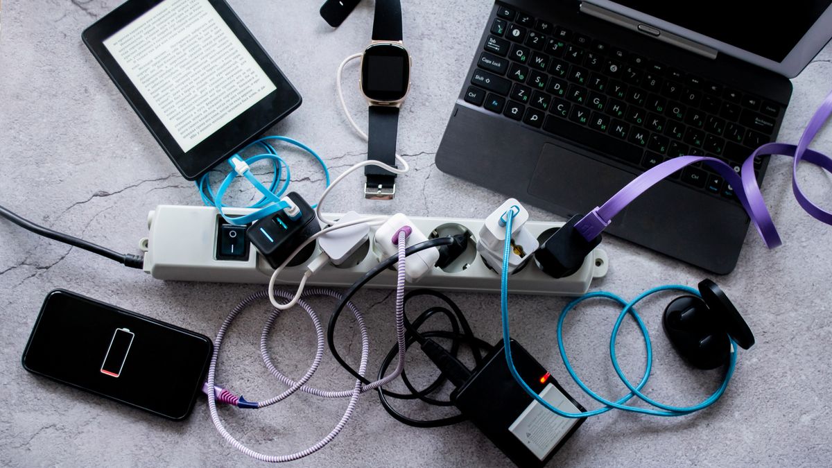 UOKiK skontrolował 72 tys. ładowarek. Tylko jeden model był zgodny z wymogami 1