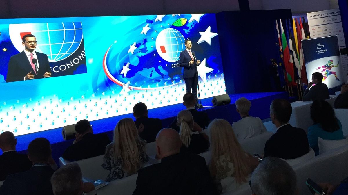 Mateusz Morawiecki jestzadowolony z efektów programu Rodzina 500+