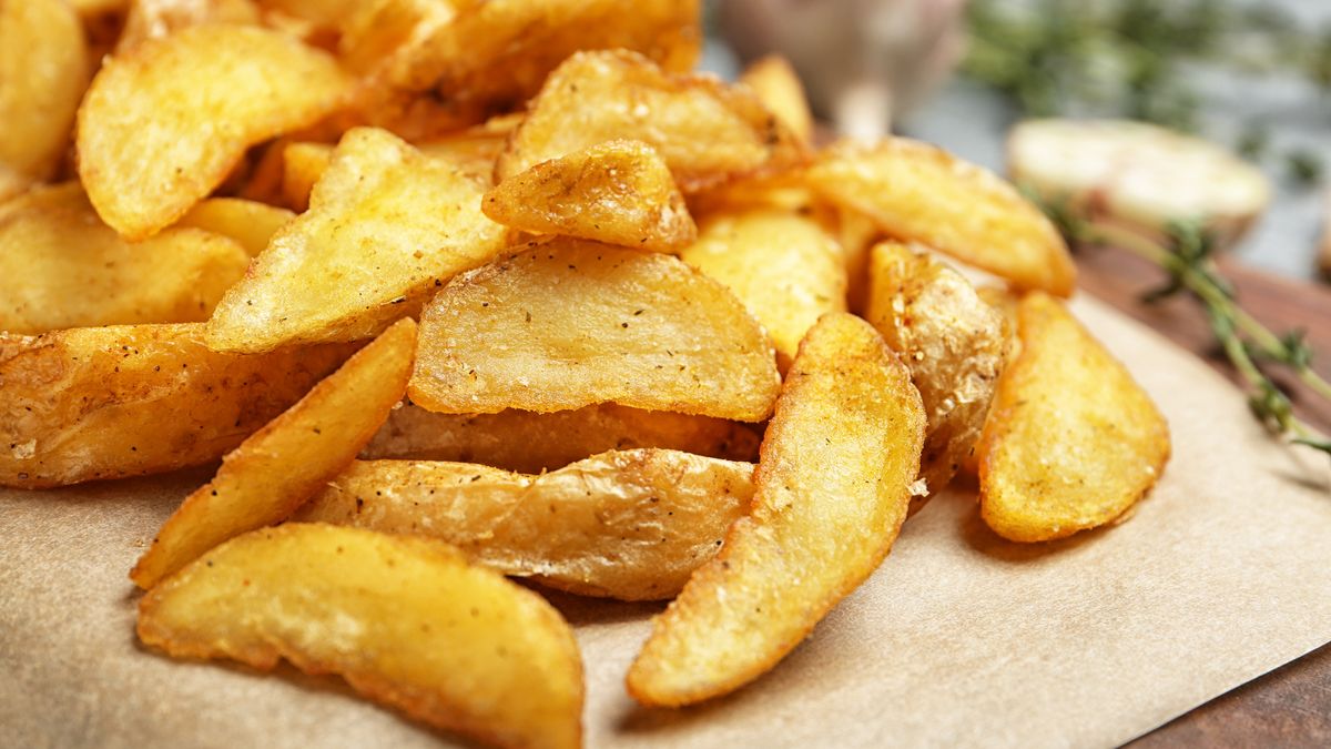 Łódeczki ziemniaczane to świetny dodatek do dań obiadowych