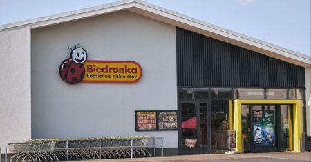 Zwolnienia w sklepie Biedronki. Ajent wyrzucił ich z dnia na dzień