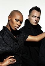 Skunk Anansie niszczą u Zacka Snydera