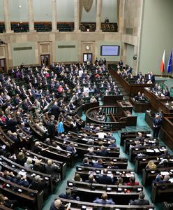 Ciche podwyżki dla posłów. Sejm rozdaje pieniądze