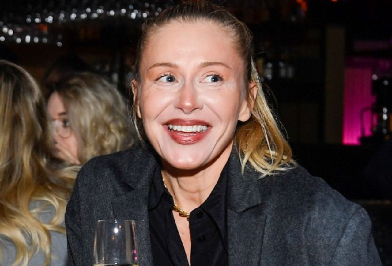 Włożyła zamiast zwykłych spodni. Kontrowersyjny trend powraca