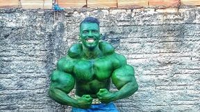 "Irański Hulk" liczy na karierę w MMA. Walczyć z nim chce "brazylijski Hulk"