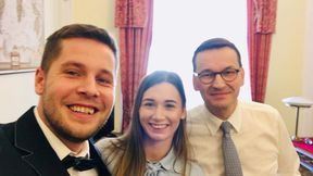 Zaręczyli się na Marszu Niepodległości. Teraz zaprosili premiera Mateusza Morawieckiego na ślub