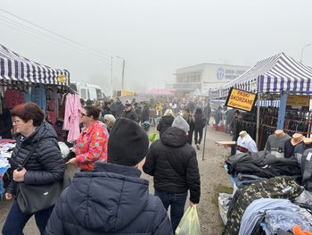 Wierzbica: Targ w niedzielę, 30 listopada. Było mnóstwo klientów i sprzedawców. Zobacz co można było kupić