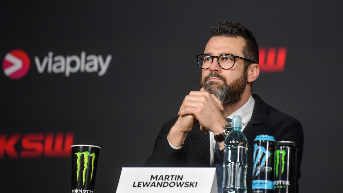 MMA. KSW 65. Konferencja prasowa. 22.11.2021
WARSZAWA 22.11.2021OFICJALNA KONFERENCJA PRASOWA PRZED GALA KSW 65 ORAZ Z OKAZJI PODPISANIA UMOWY Z PLATFORMA STREAMINGOWA VIAPLAY --- OFFICIAL PRESS CONFERENCE BEFORE THE KSW 65 AND ON THE CHANCE OF SIGNING THE CONTRACT WITH THE VIAPLAY STREAMING PLATFORM MARTIN LEWANDOWSKIFOT. JACEK PRONDZYNSKI/FOTOPYK/NEWSPIX.PL
---
Newspix.pl *** Local Caption *** www.newspix.pl 
mail us: info@newspix.pl
call us: 0048 022 23 22 222
---
Polish Picture Agency by Ringier Axel Springer Poland
JACEK PRONDZYNSKI/FOTOPYK
SPORT