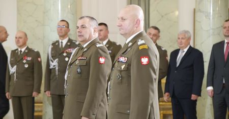 Duda dokonał zmian w wojsku. W tle rezygnacja generałów