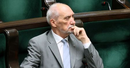 Jest potwierdzenie. Macierewicz wygryzł Telusa