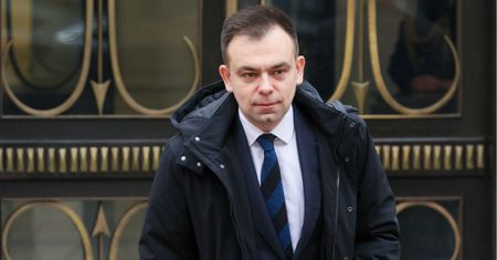Milionowe nagrody od nowego ministra finansów. To była jedna z pierwszych decyzji