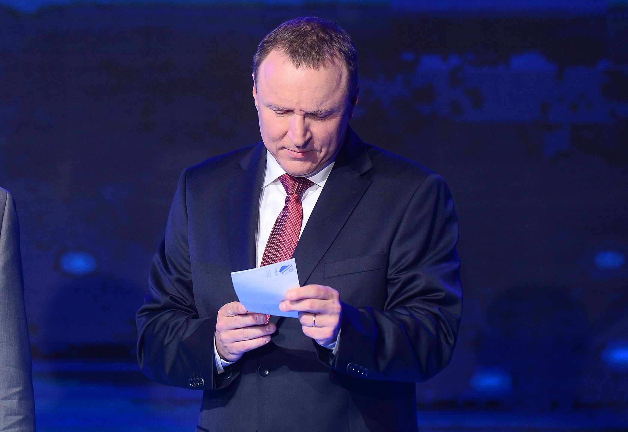 Reporter TVP przyłapany na zaśmiecaniu Lublina