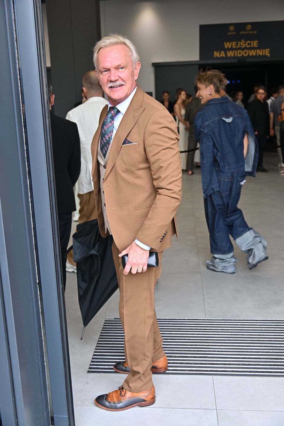 Nowy look Cezarego Pazury