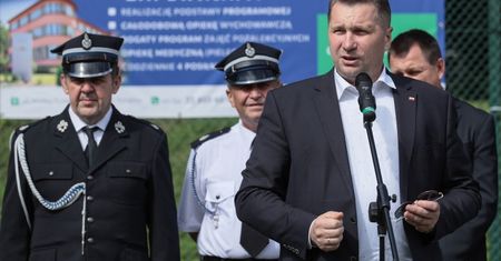 Minister Czarnek "wujkiem złota rada". Ma sposób na drożyznę. Skorzystacie?