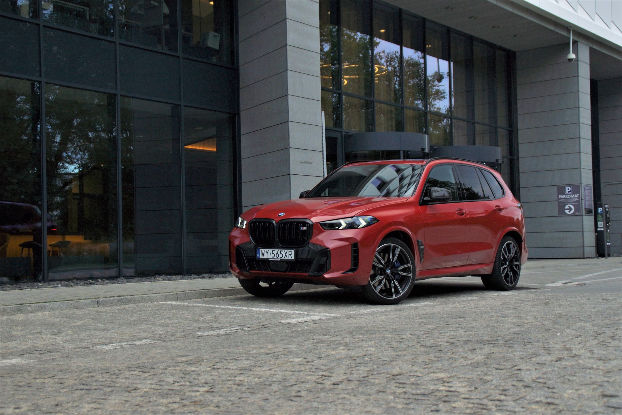 BMW X5 M60i