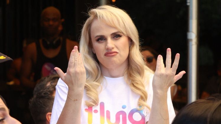 Kto z royalsów mógł zaprosić Rebel Wilson na orgię