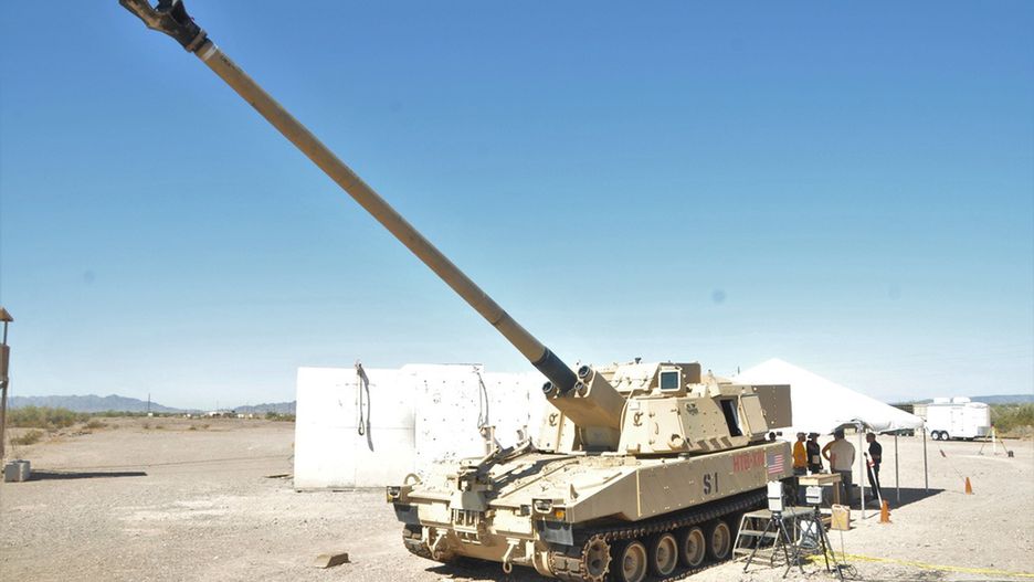 Armatohaubica M109 z armatą XM907E.