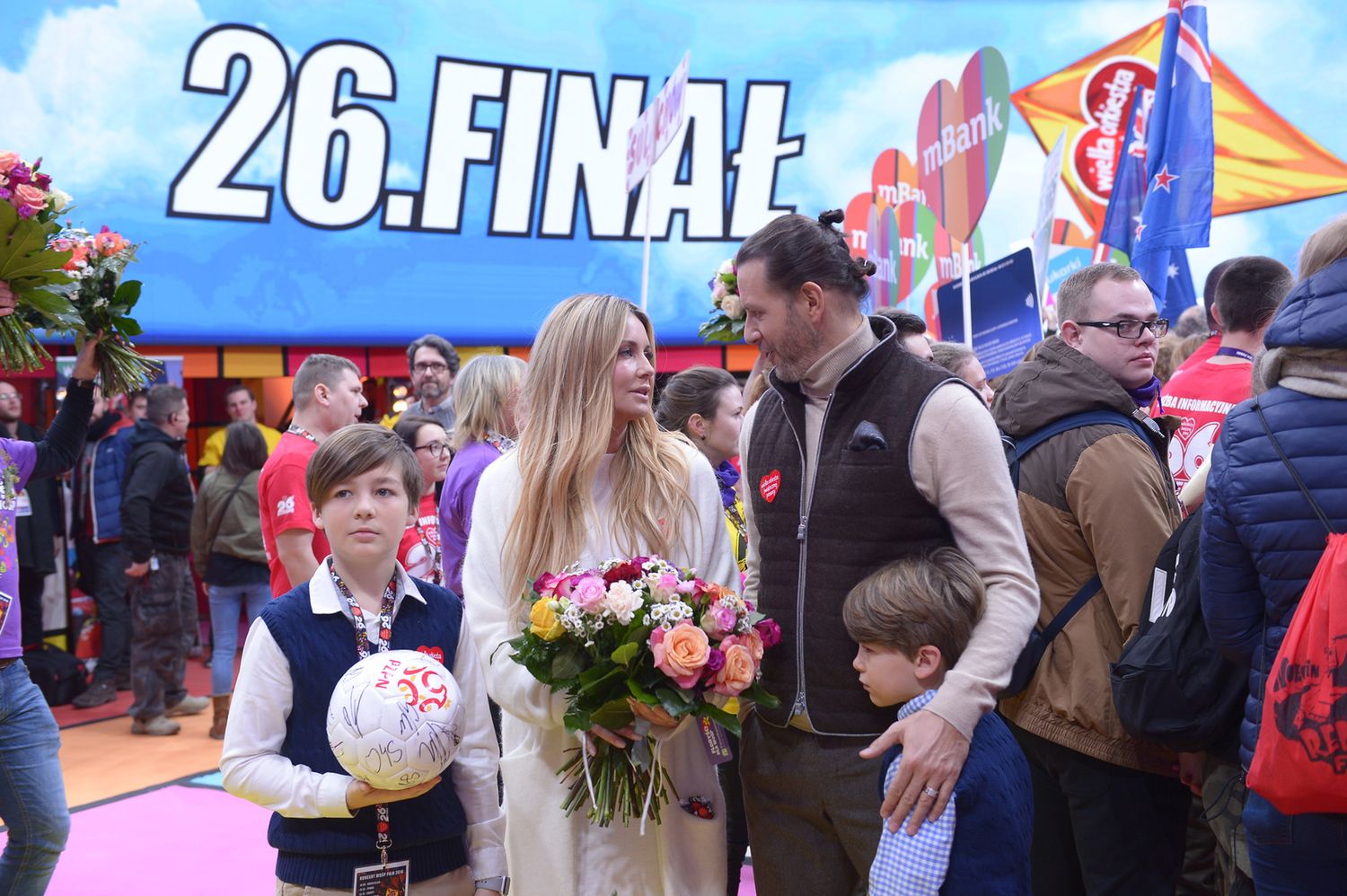 Małgorzata Rozenek z synami i Radosławem Majdanem na finale WOŚP