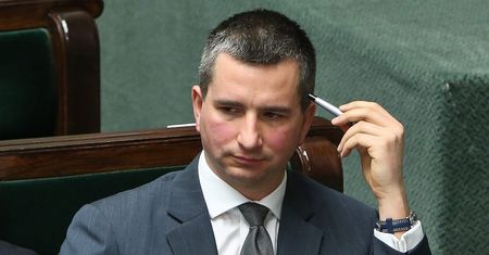 Rząd kręci bat na firmy. Chce z nich wycisnąć setki milionów