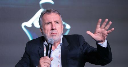Otworzył pierwszy hipermarket w Polsce. "Kolejka miała z 7 kilometrów"