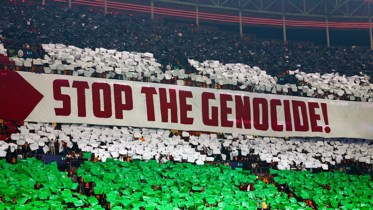 PAP/EPA / TOLGA BOZOGLU / Kibice Galatasaray wsparli Palestynę