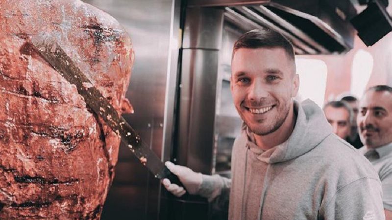 Lukas Podolski w swojej restauracji 