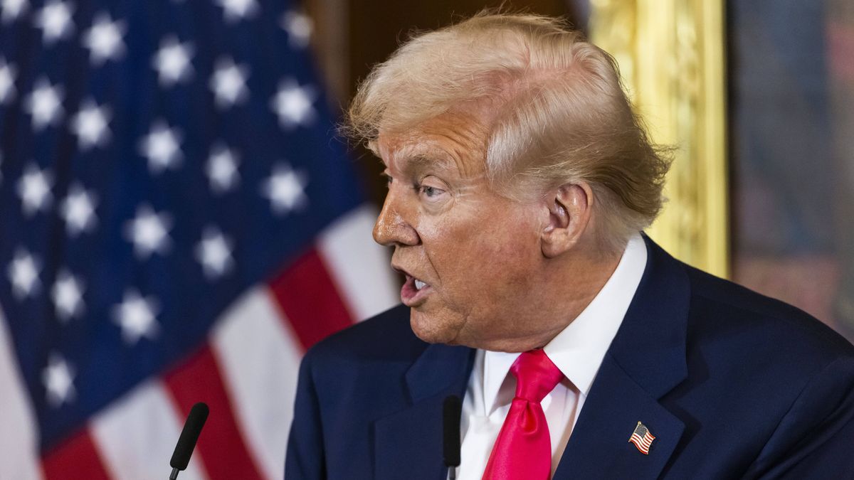 US President Trump attends Friends of Ireland luncheon on Capitol Hill
epa11959166 US President Donald Trump speaks as he joins the Taoiseach of Ireland Micheal Martin and Speaker of the House Mike Johnson at the Friends of Ireland Luncheon at the US Capitol in Washington DC, USA, 12 March 2025. The Irish Prime Minister's visit comes as the EU hit the US with retaliatory tariffs on 28 billion dollars worth of US exports.  EPA/JIM LO SCALZO / POOL 
Dostawca: PAP/EPA.
JIM LO SCALZO / POOL
meeting, luncheon, diplomacy, usa, ireland