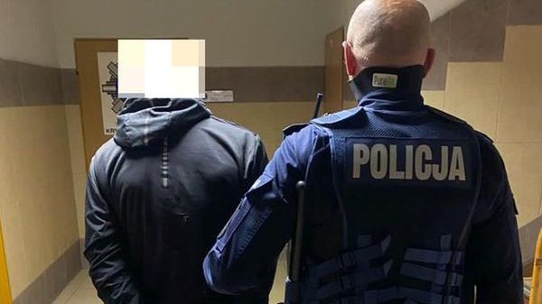 Jelenia Góra. Zaatakował ratowników medycznych. Musiała interweniować policja