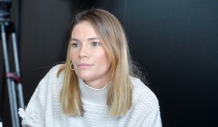 Maja Bohosiewicz w świątecznym wydaniu. Pozuje z kieliszkiem w samej bieliźnie