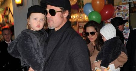 Taki widok to RZADKOŚĆ. Knox i Vivienne Jolie-Pitt "przyłapani" razem na zakupach. Bliźnięta Angeliny Jolie i Brada Pitta mają już 16 lat