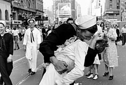 Światowy Dzień Pocałunku: 6 pocałunków, które zapisały się w historii kultury