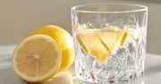 Wiele osób pije wodę z cytryną, nie myśląc o skutkach. Nie dla każdego będą pozytywne