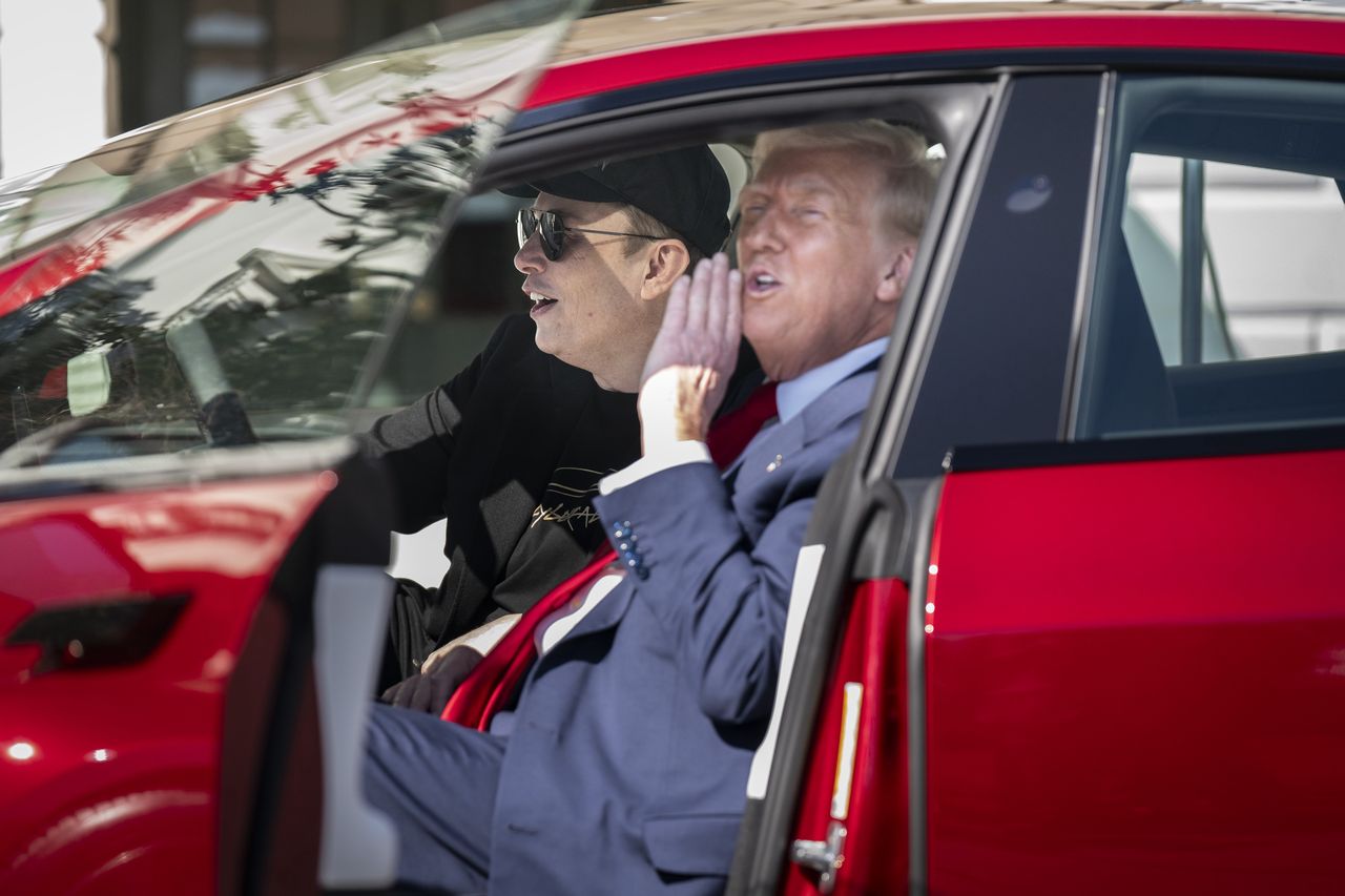 Trump ma pozbyć się tesli, którą kupił przed trzema miesiącami. To efekt kłótni z Muskiem