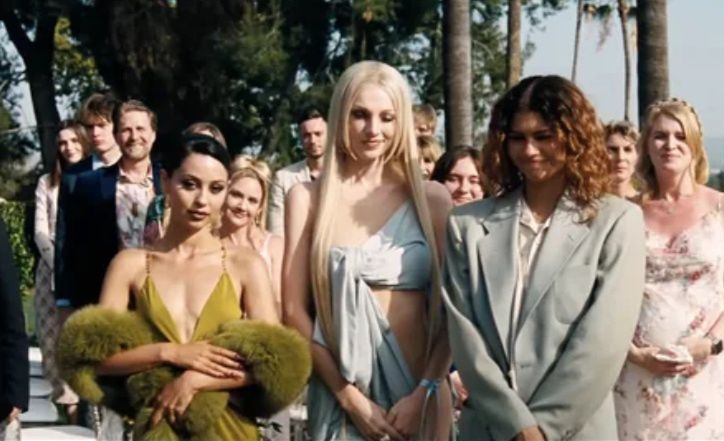 Tak styliści "Euforii" wystroili bohaterki serialu na ślub
