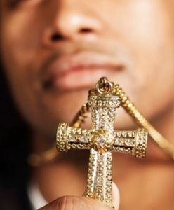 Stewardesy nie będą mogły nosić krzyżyków