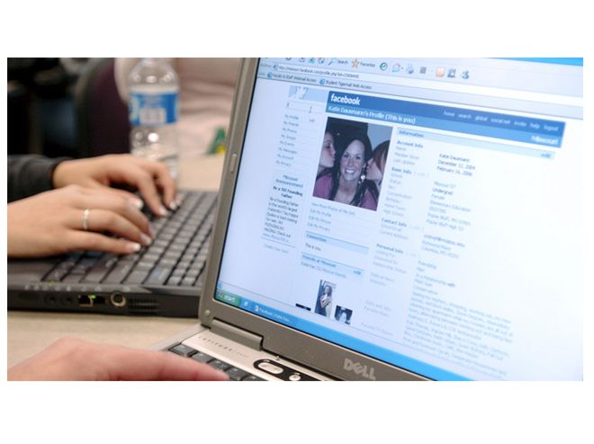 Facebook dopuszcza używanie animowanych GIF-ów